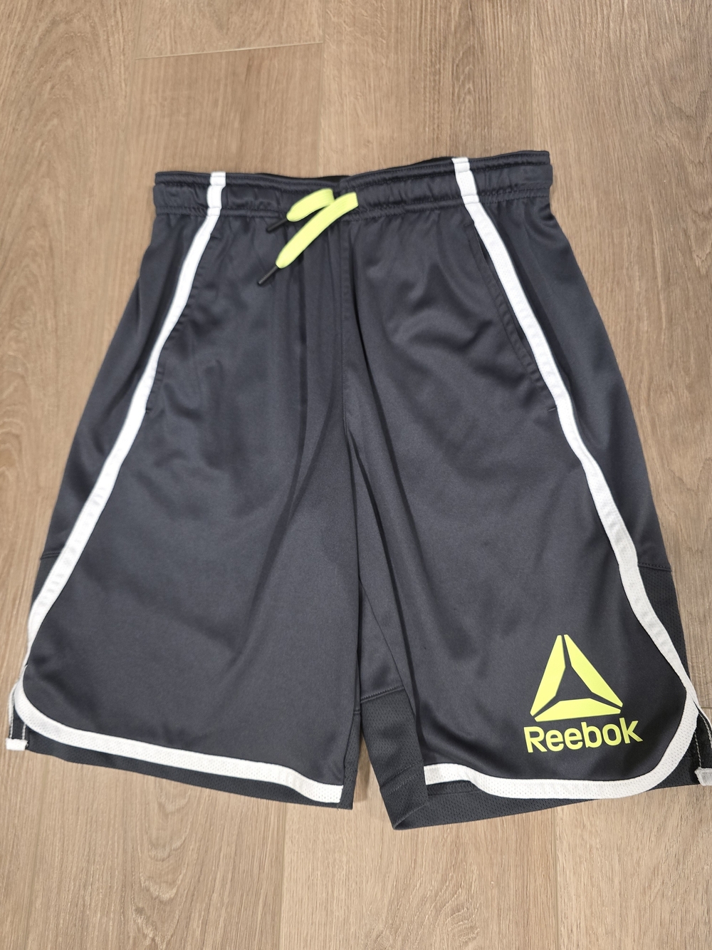 Reebok Boys Athletic Shorts Gray Size XXL 18‎